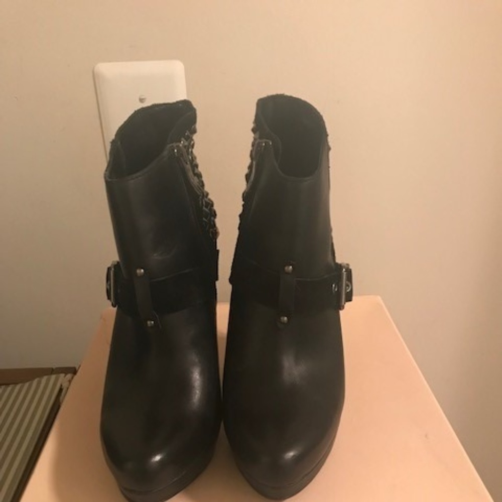 BCBG BOOTS